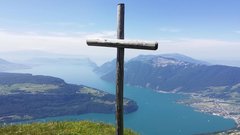 Das Gipfelkreuz am Fronalpstock 